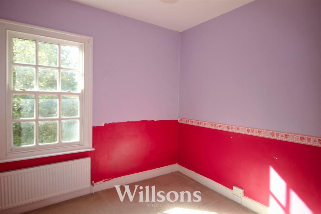 bedroom 4.jpg