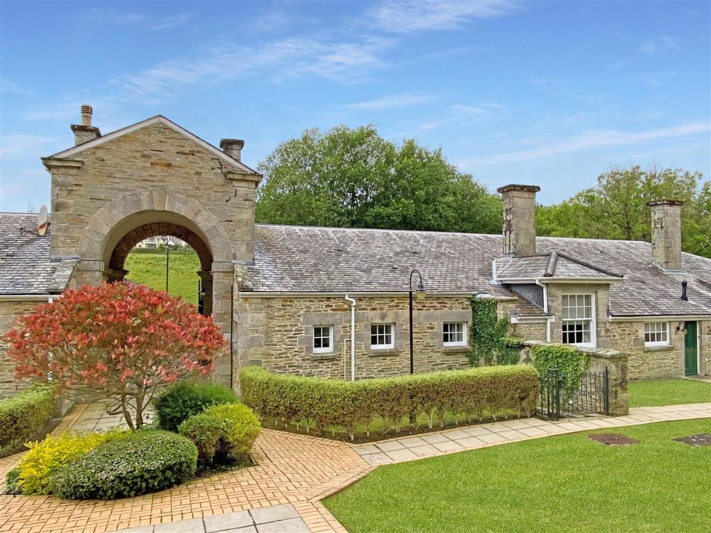 4 Retreat Court