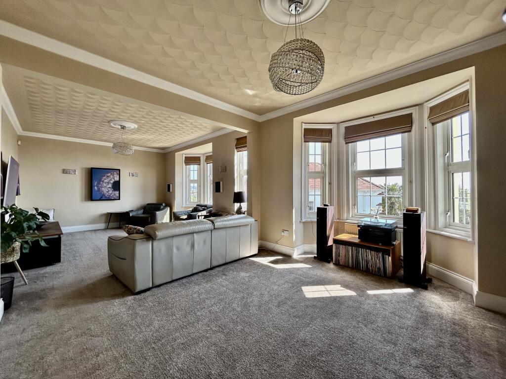 Lounge / Dining Room.