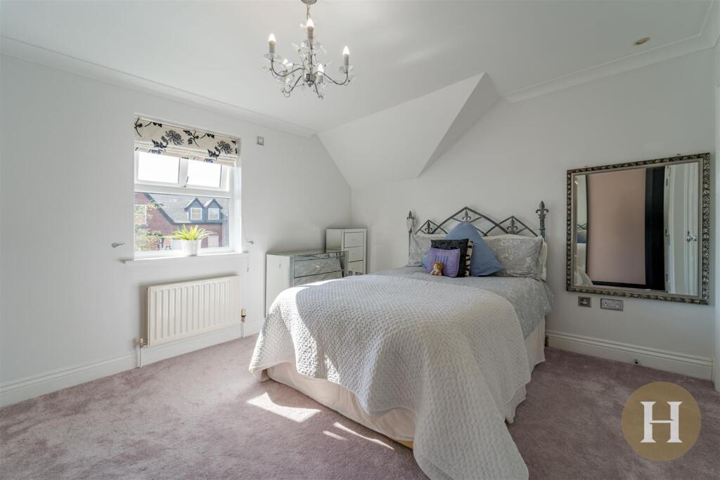 Hadleigh Estate Agents-26.jpg