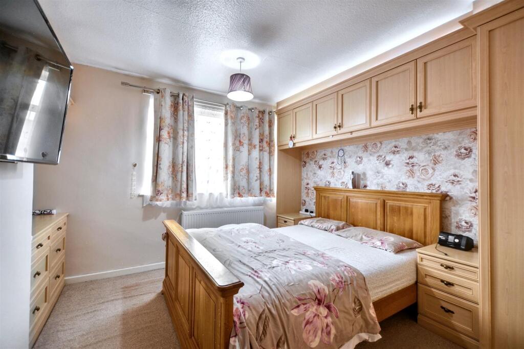 Bedroom 1_1.jpeg
