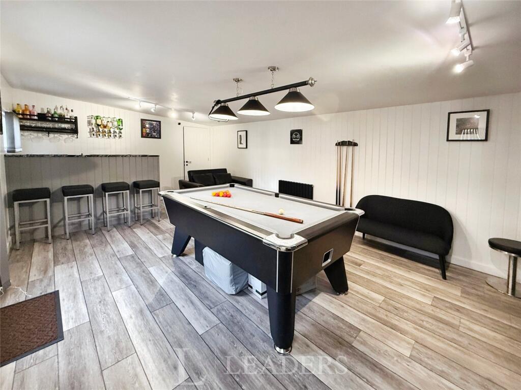 Bar/Billiards Room