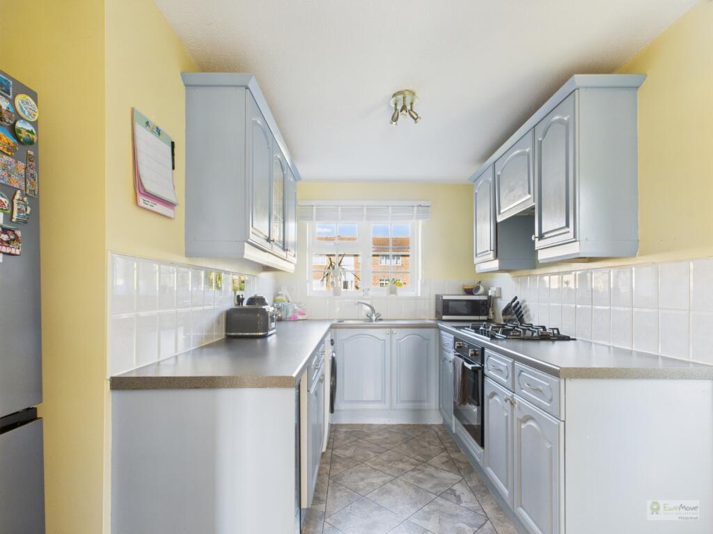 Raven Close - Kitchen - 1 - EweMove Mildenhall