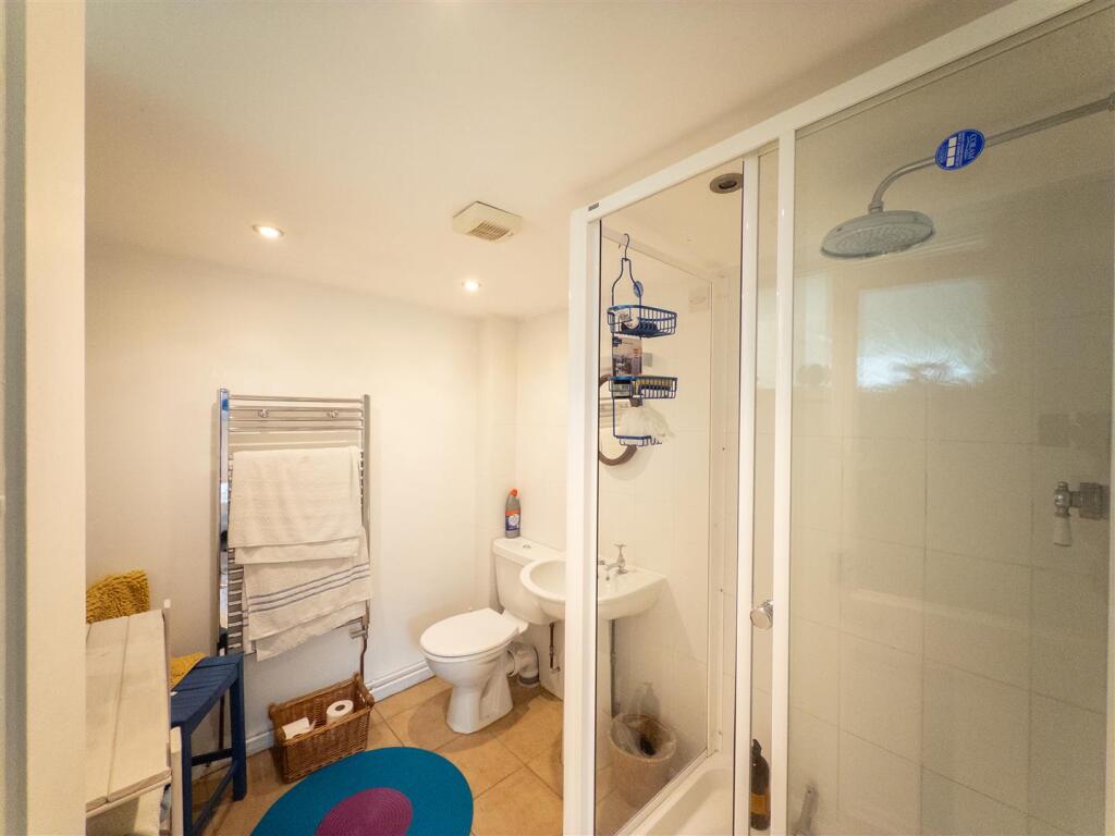 En Suite: