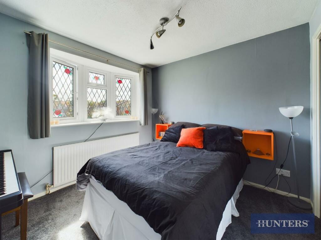 Bed 2.jpg