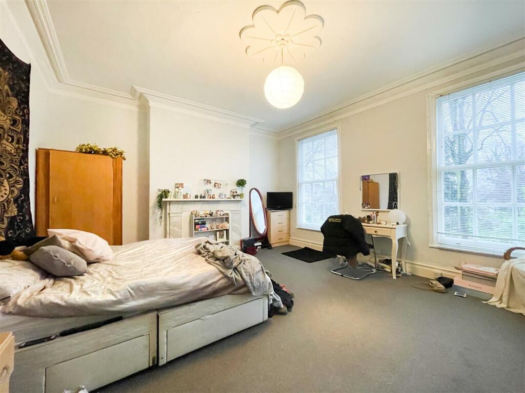 16 ASHGATE-7.jpg