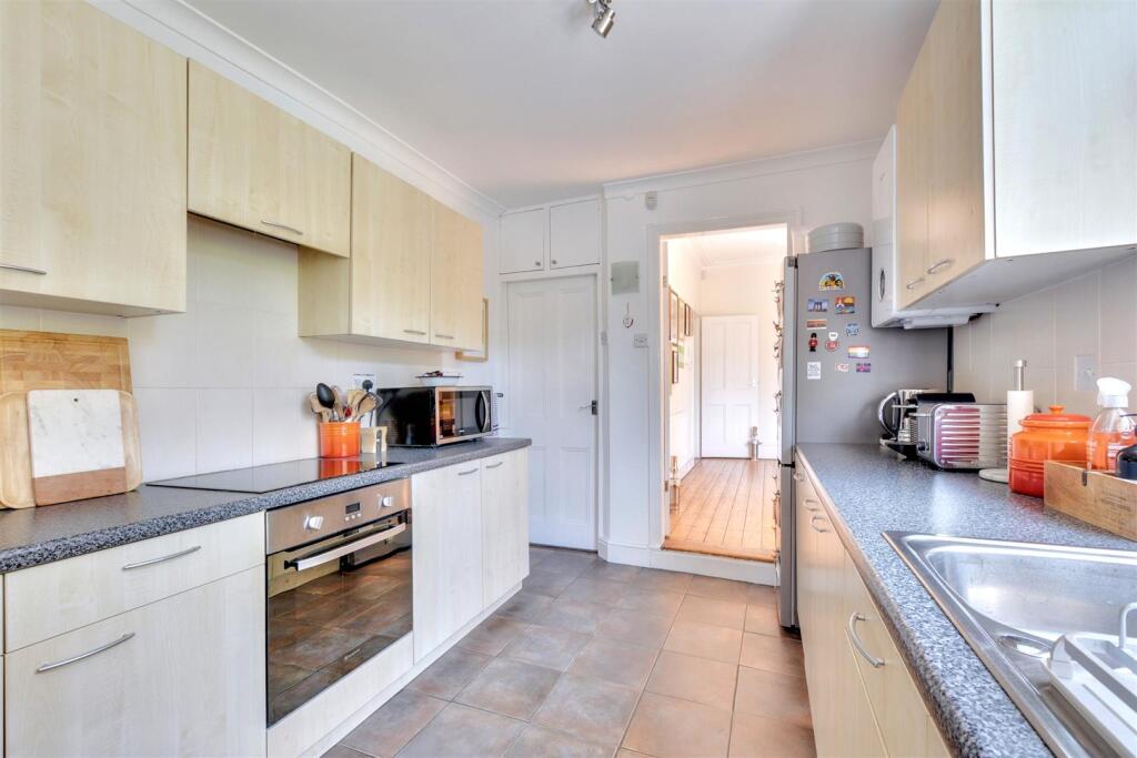 Kitchen_2.jpeg