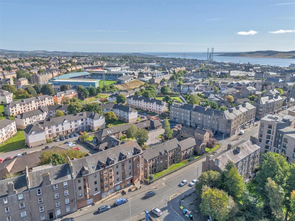 Flat 9 - 99 Strathmartine Road Dundee (9).jpg