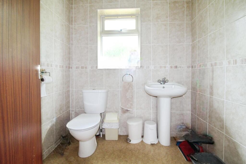 Cloakroom / Additional Utility Area