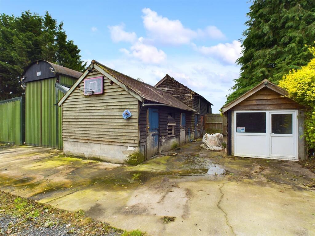 CAM01713G0-PR0052-STILL017.jpg