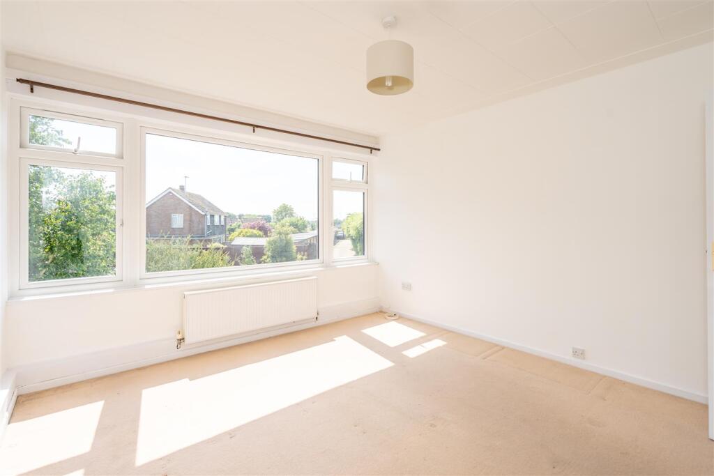 Bedroom 1.jpg