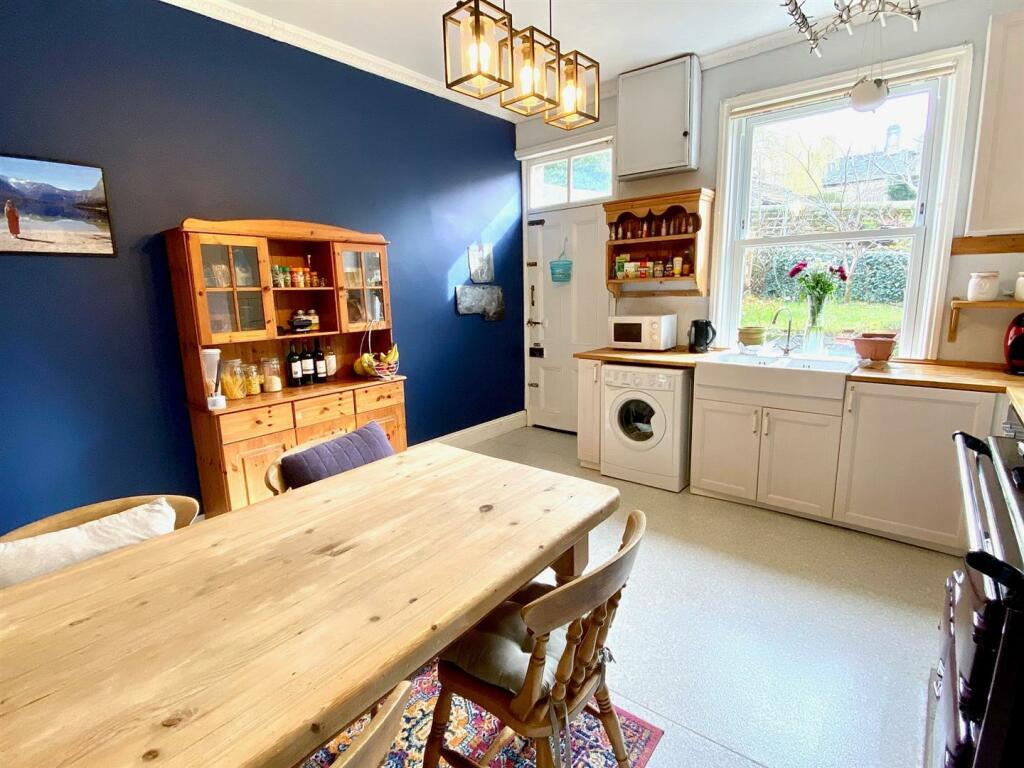 bracken hill 6 kitchen 2.jpg