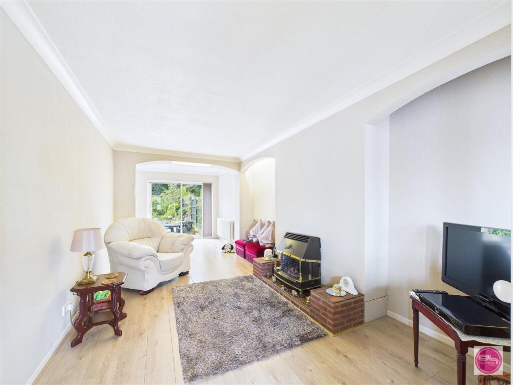 Ashleigh Drive (10).jpg