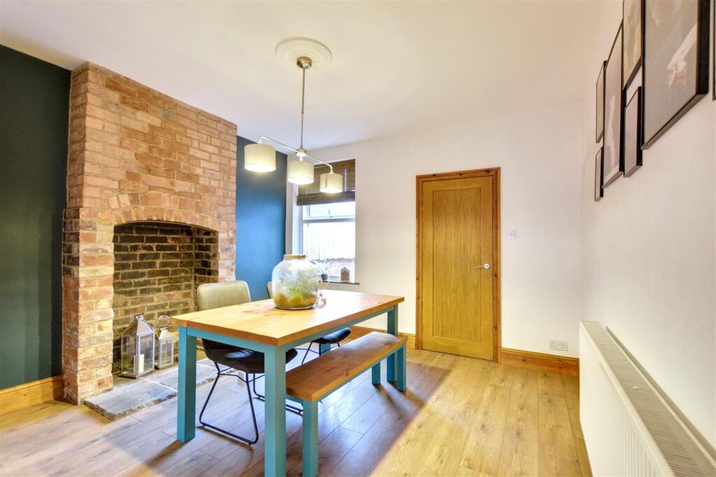 Dining Room_1.jpeg