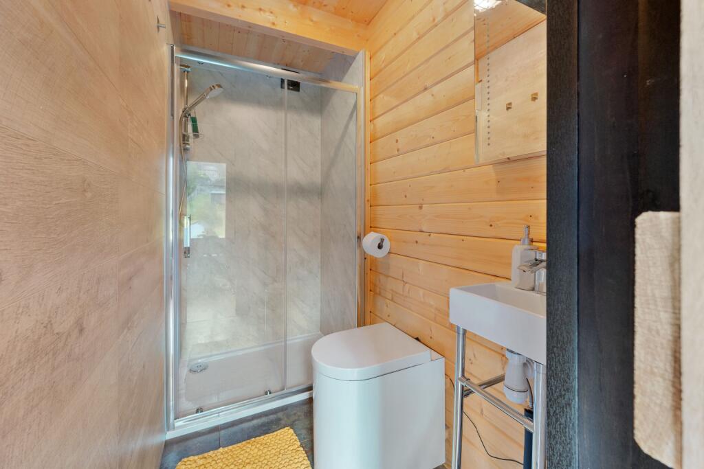 Garden Room Shower Room