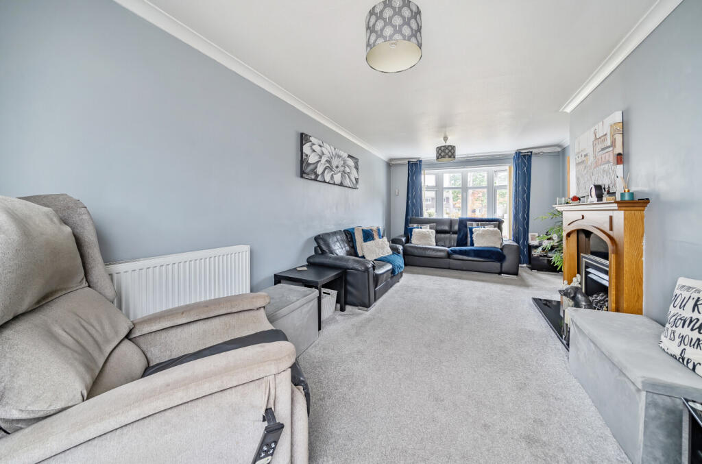 1346389-3-68b1b2f...