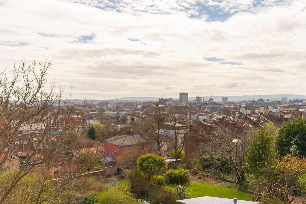 2F6RMR - The View A.jpg