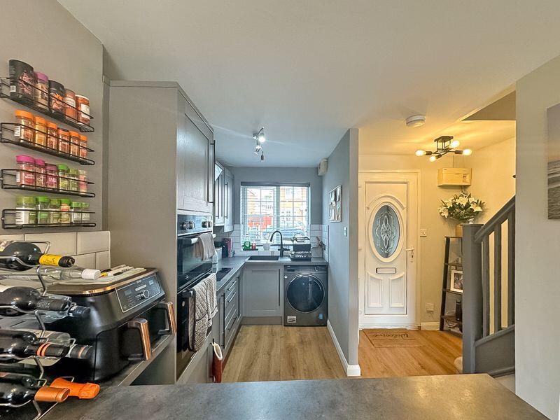 OPEN PLAN LOUNGE/KITCHEN 