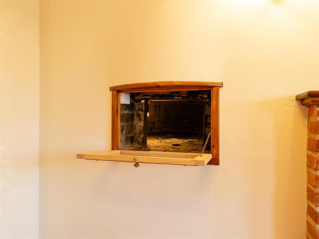 20250307110846 - IMG_4685 - 124 The Green, Wickham