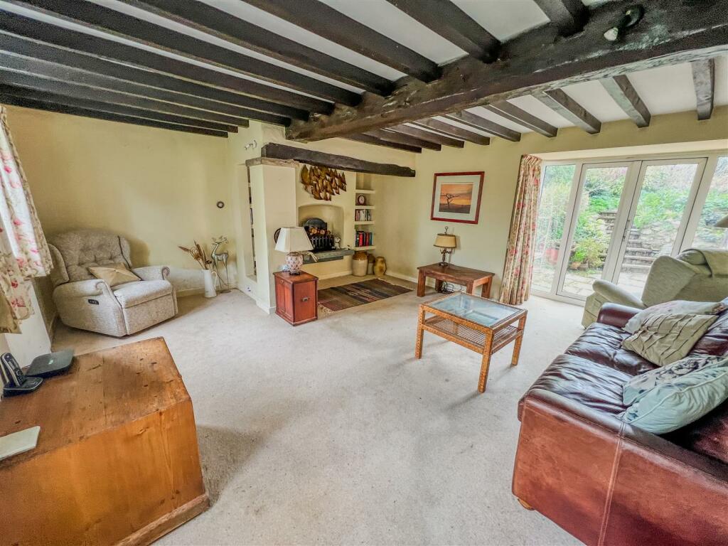 Living Room.JPG