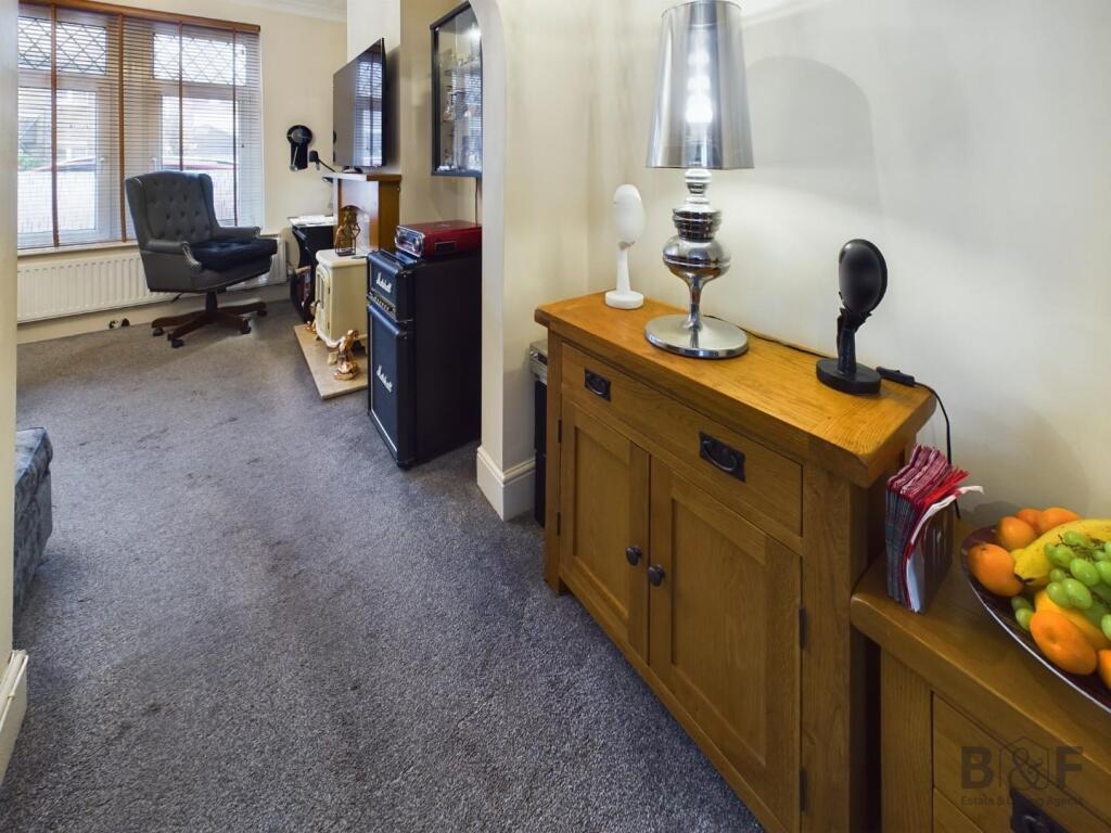 CAM01872G0-PR0215-STILL006.jpg
