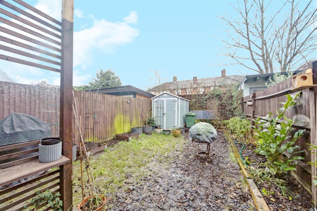 Pilgrim Close