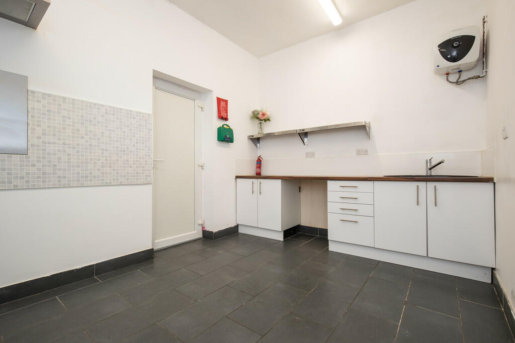 384 Brighton Rd -...