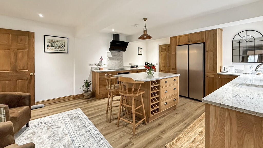 Kitchen/breakfast...