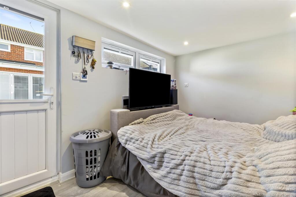 21 Patching Close(23)-021.JPG