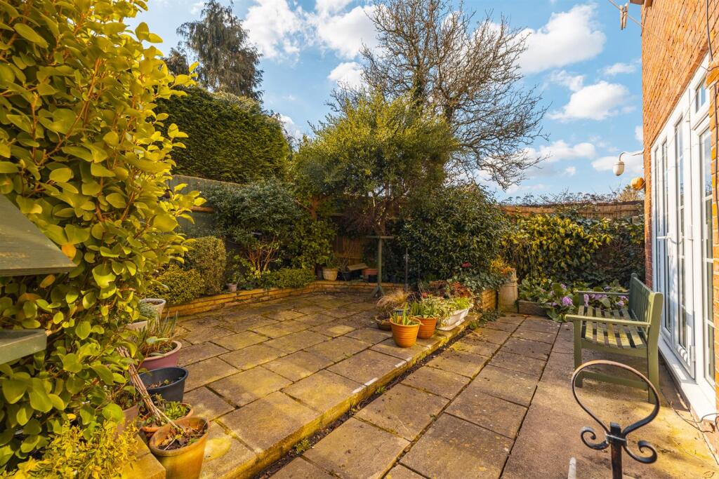 15 Old Farm Close-15.jpg