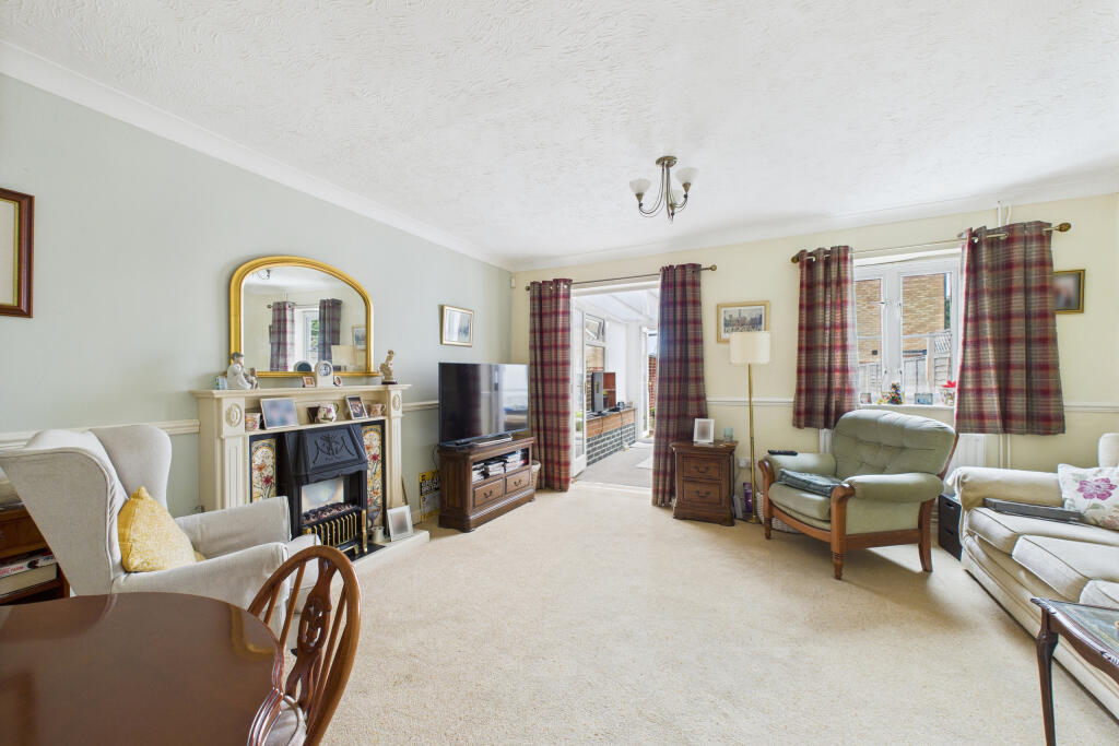 CAM05454G0-PR0017-STILL002