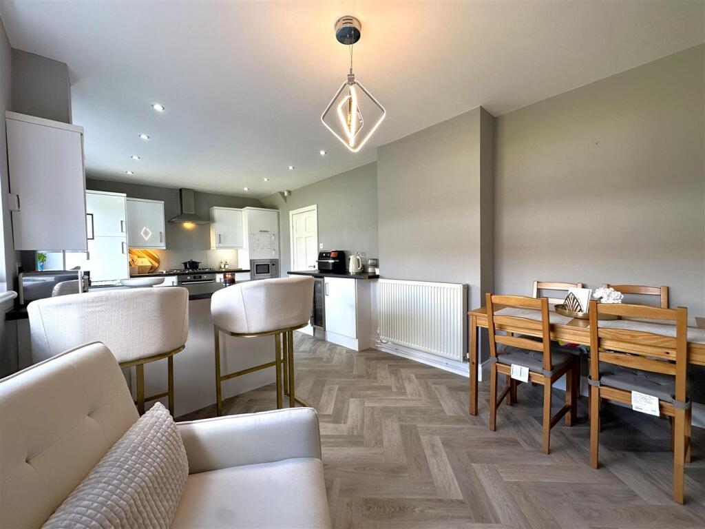 Open-Plan Dining Kitchen 821