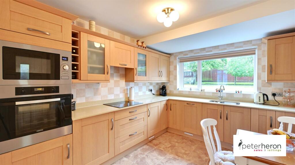 Breakfasting Kitchen