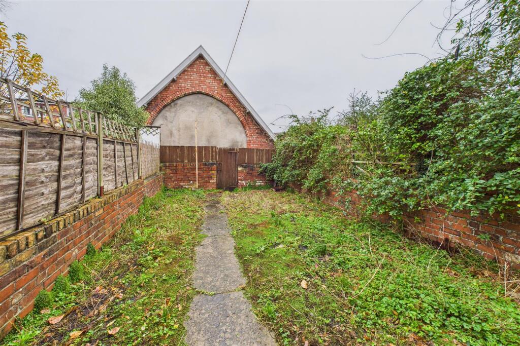 24 Somerset Terrace, Windmill Hill, Bristol BS3 4L