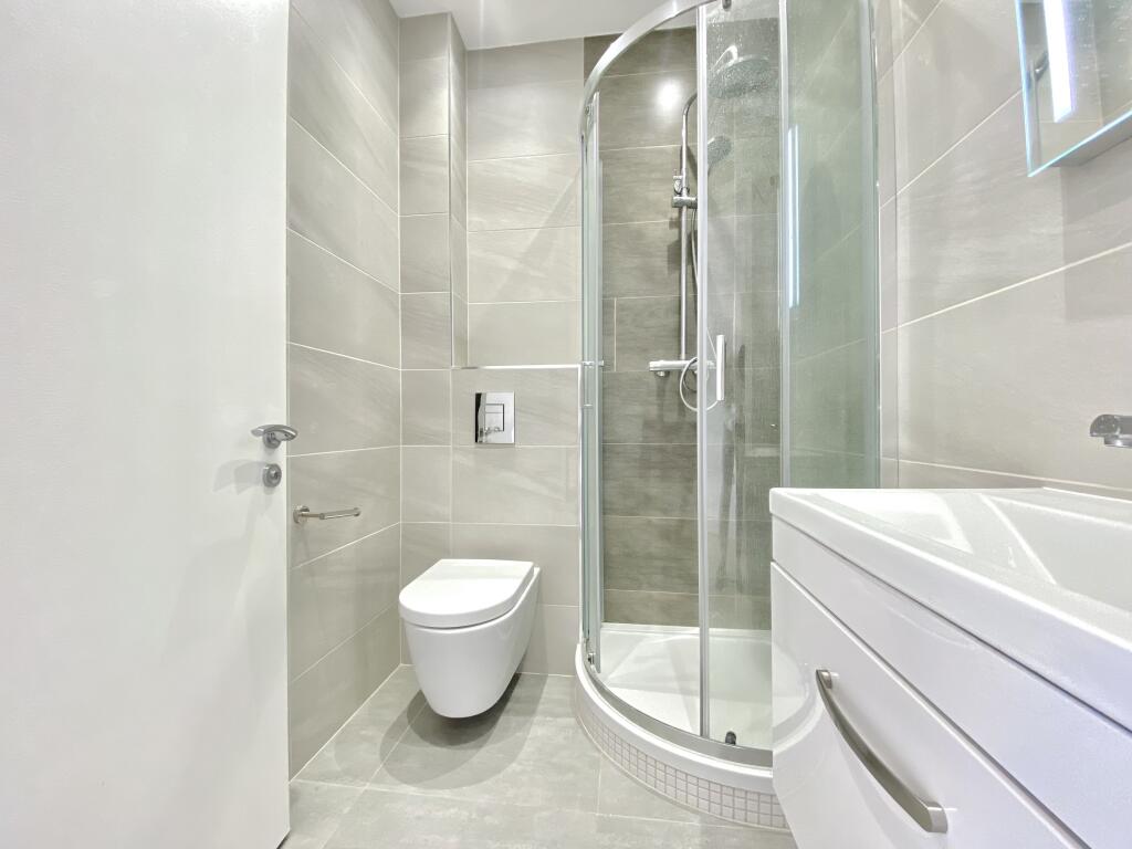 En-suite Bathroom