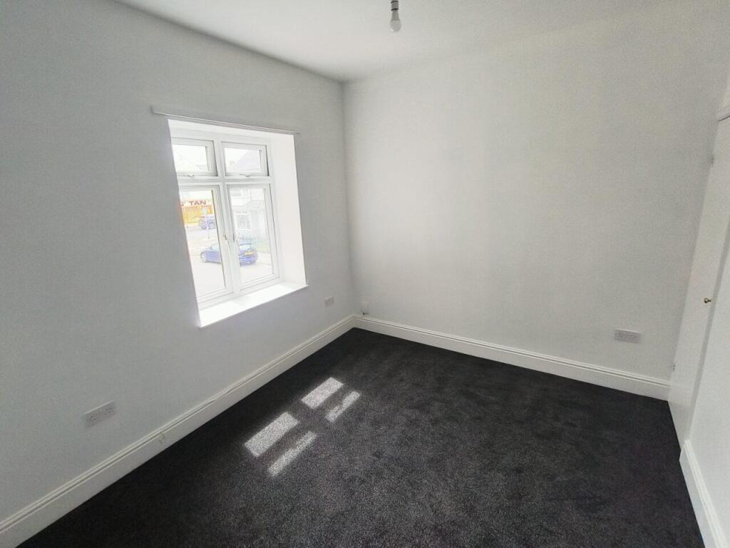 Bedroom 2 2.jpg