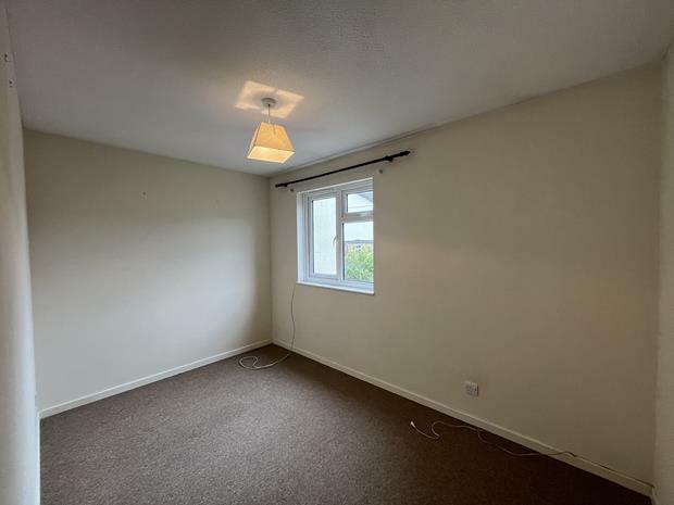 Second Bedroom (2)