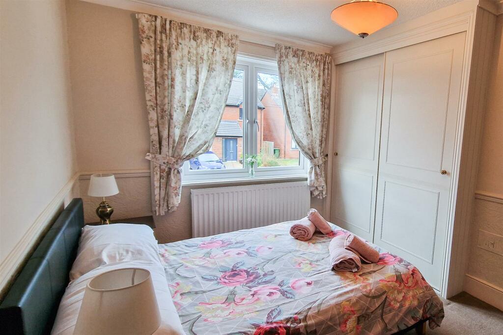 Bedroom 1.jpg
