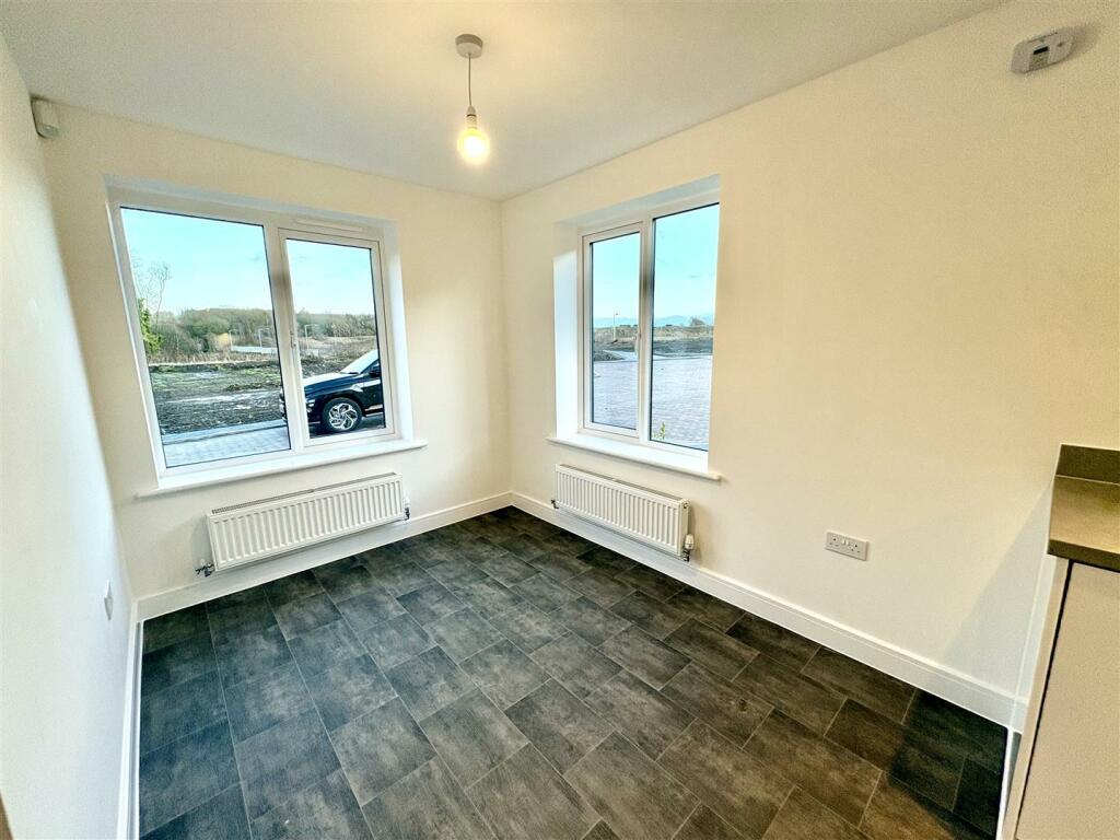 Bramleys Estate Agents - Stonebrooke Gardens - Ell