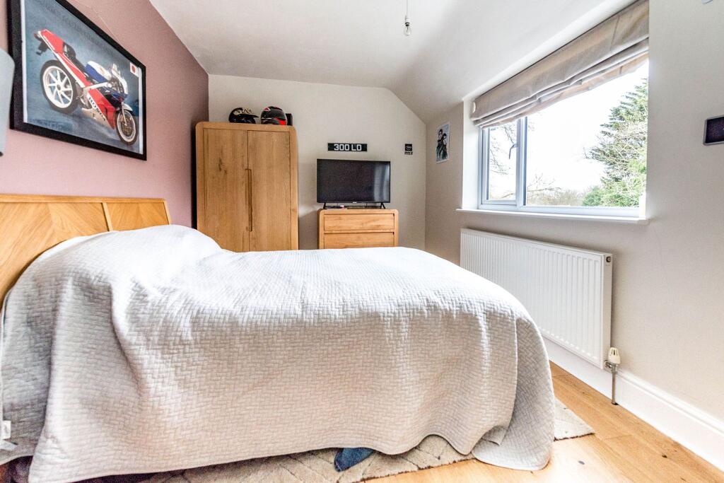 DOUBLE BEDROOMS AND SHOWER ROOM