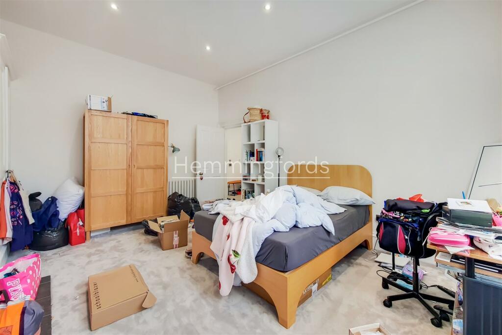 6_Bedroom 2-0.jpg