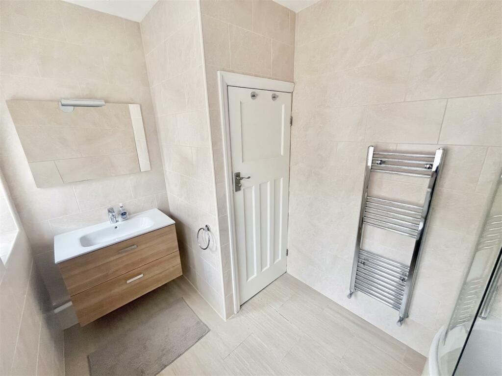 Bathroom Aspect 2