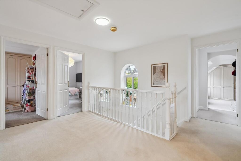 upstairs hallway.jpeg