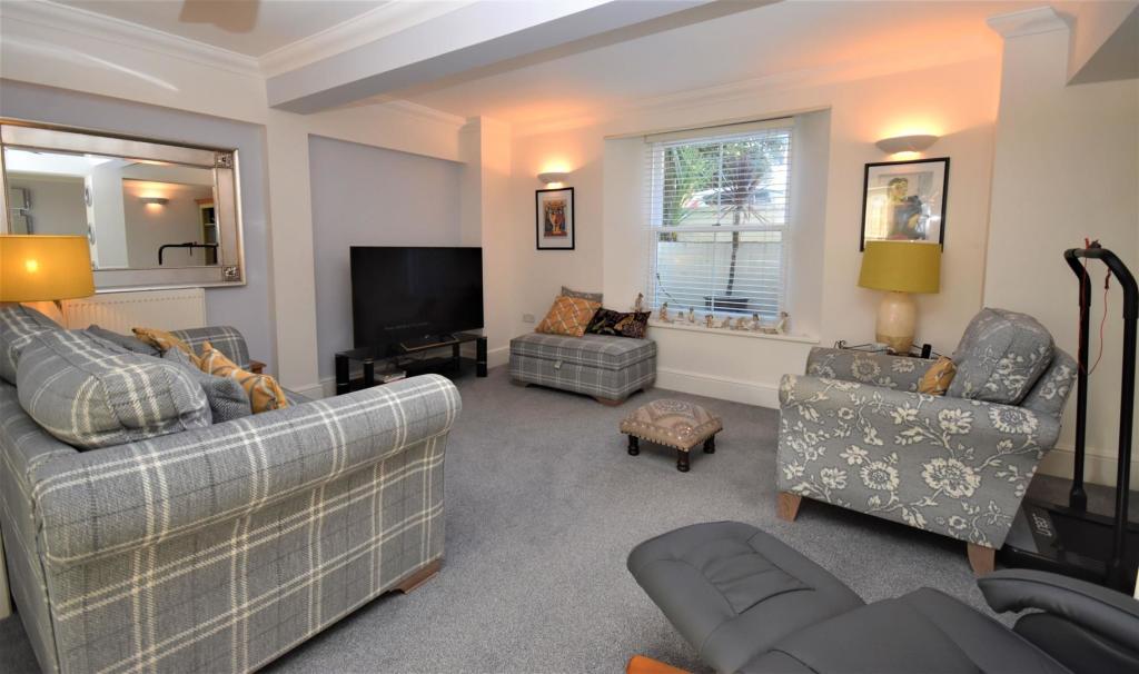 Sitting Room.JPG