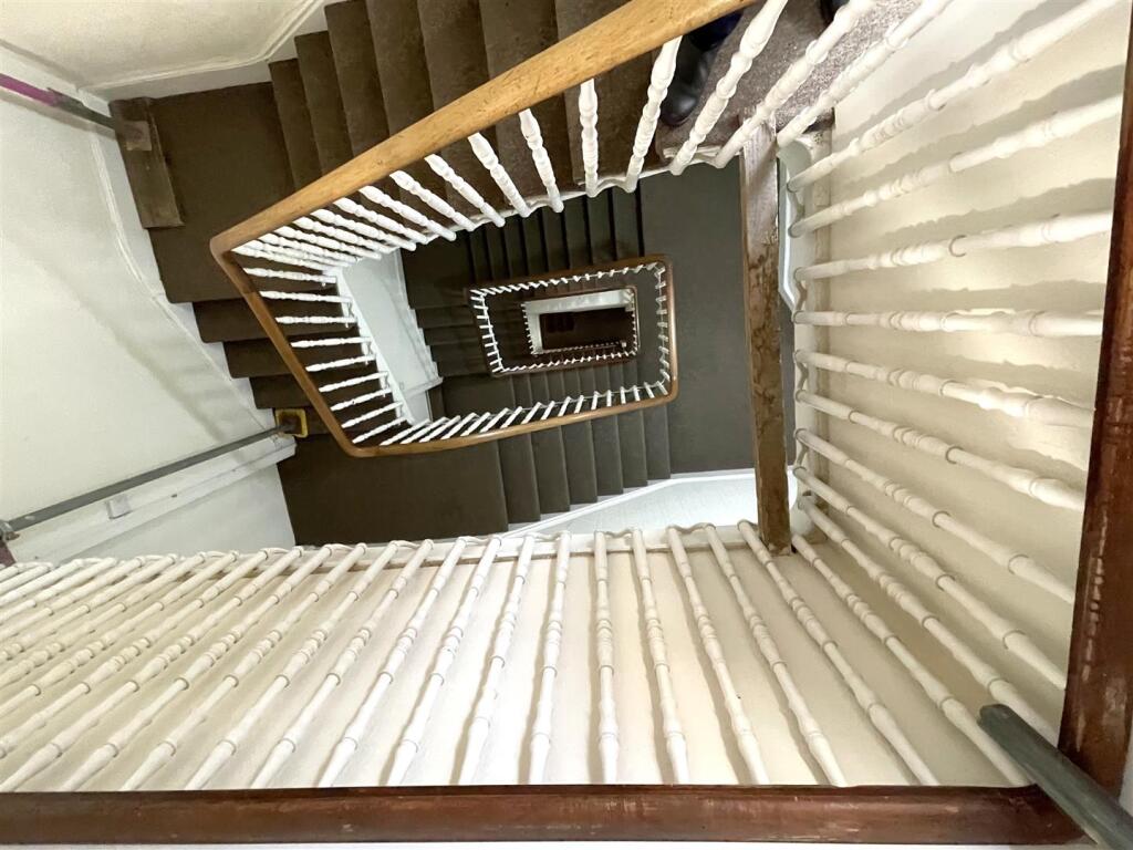 Staircase.jpg