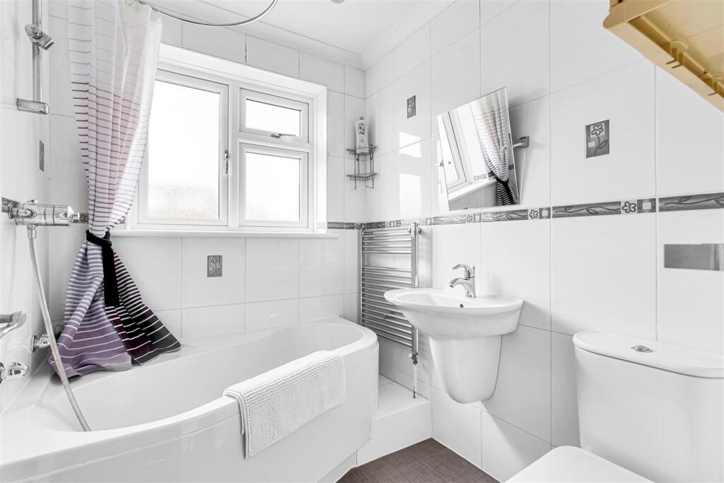 Chessholme Road Bathroom.jpg