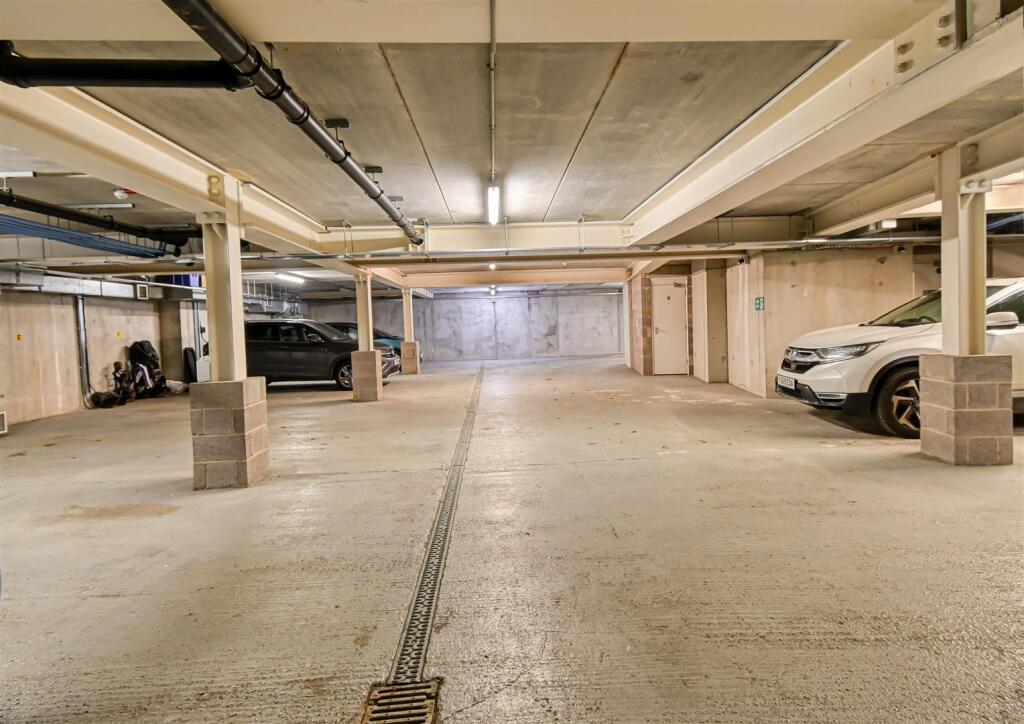 5 Westgate Lawns-3.jpg