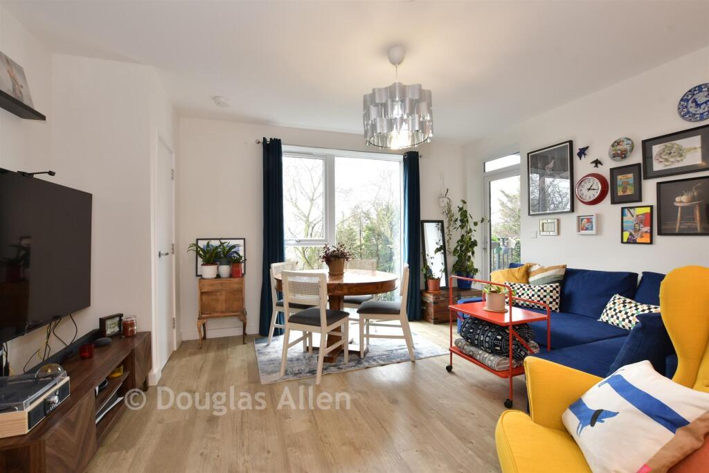 Lounge/Kitchen /Dining Room