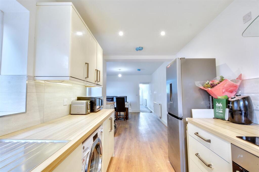Kitchen_1.jpeg