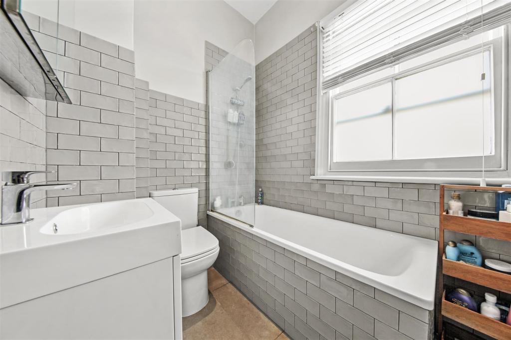 TOP FLOOR FLAT 39 Fitzroy Road   - HH6IpopXXBQFwms